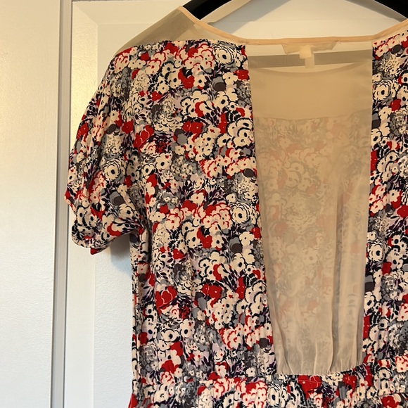 BCBG Generation Floral Mini Dress with Sheer shoulders and back panel - Picture 5 of 6